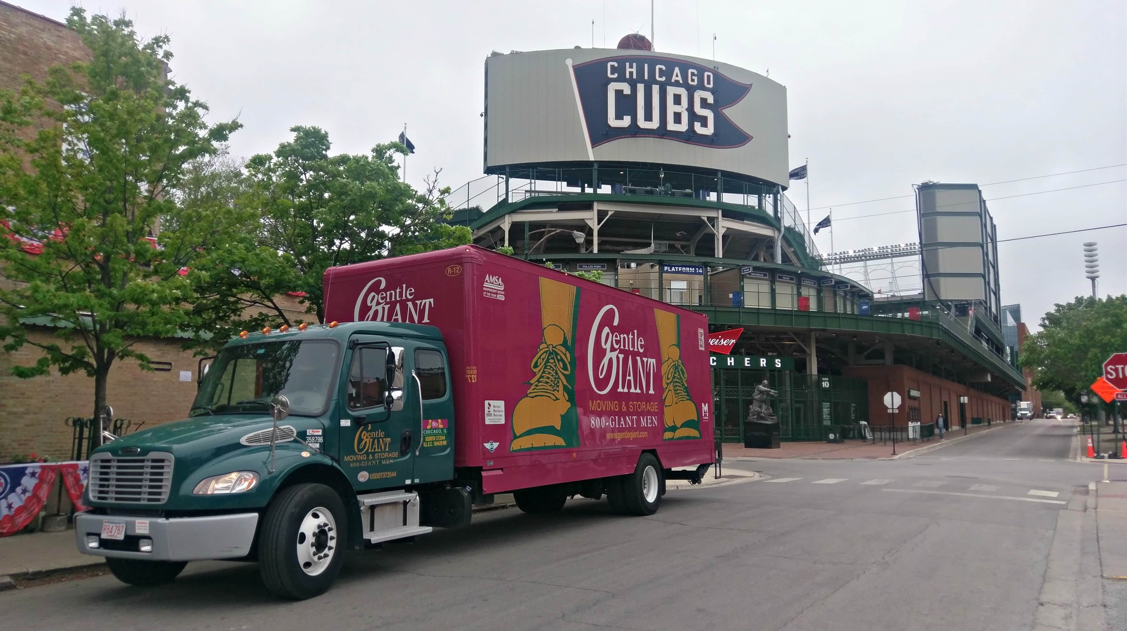 Gentle Giant’s Chicago Movers Support Komen Race for the Cure