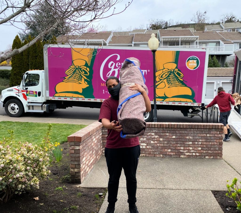 Safety First (for You and Your Belongings!) – Why to Choose a White Glove Moving Service
